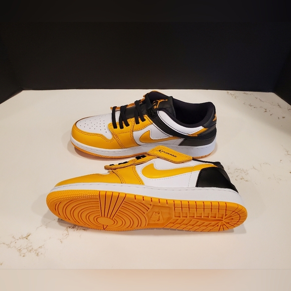 🆕️ NEW Jordan 1 Low FlyEase "White-Taxi" - Picture 9 of 16